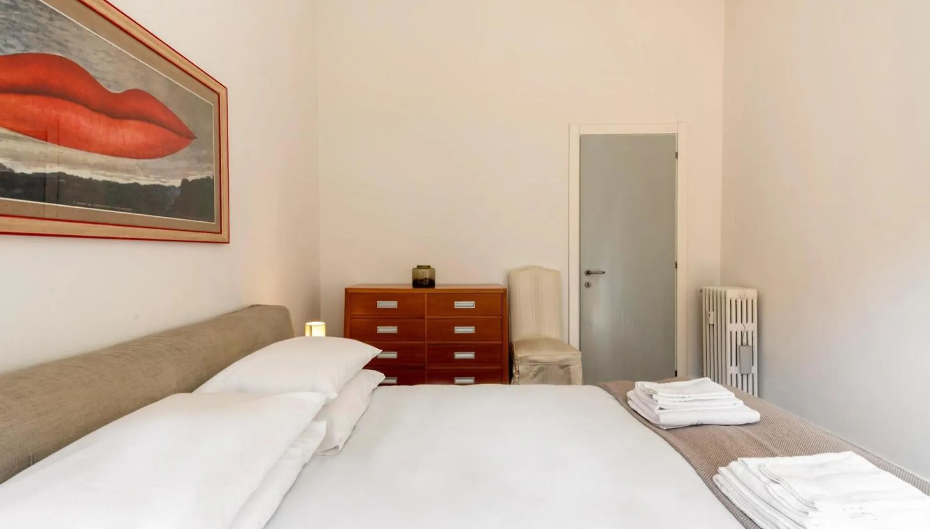 Apartment Trilocale Corso Plebisciti - Dateo Milan Italy
